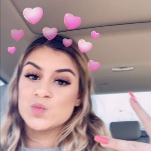 Meet your Posher, Mia